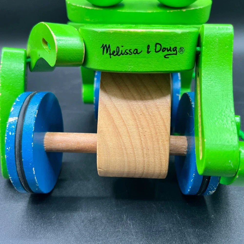 Melissa & Doug Wooden Frog Pull Toy Green Blue Hopping Action Toddler Toy‎